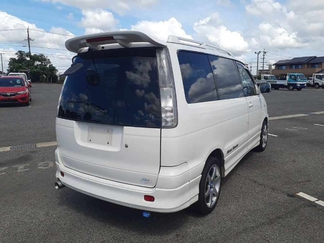 Toyota LITEACE NOAH 1999 8352711-1