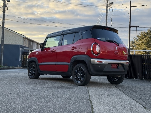 Suzuki X BEE 2019 8350388-1
