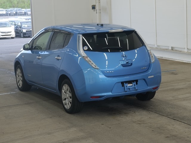 Nissan LEAF 2013 8471149-1