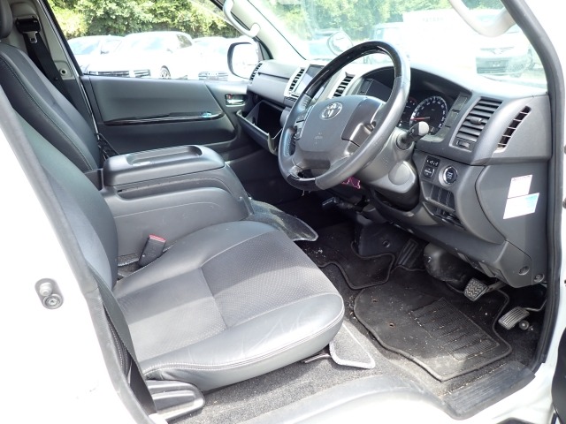 Toyota HIACE VAN 2017 8492086-2