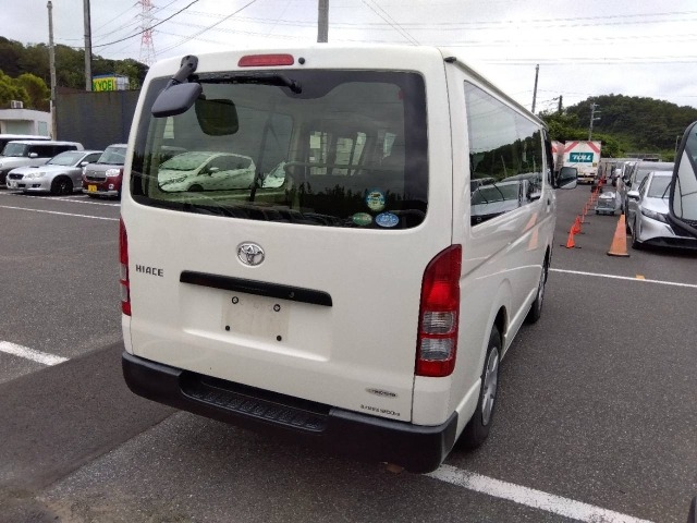 Toyota HIACE VAN 2017 8492105-1