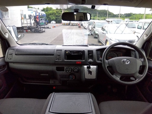 Toyota HIACE VAN 2017 8492105-2