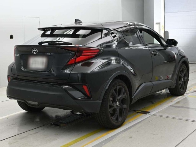 Toyota C-HR 2023 8494202-1