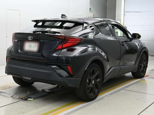 Toyota C-HR 2021 8494205-1