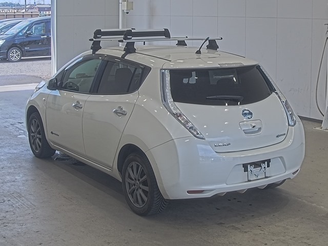 Nissan LEAF 2015 8522801-1