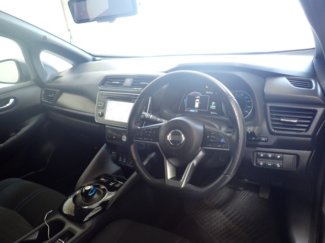 Nissan LEAF 2017 8609913-2
