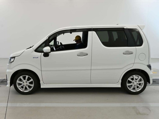 Suzuki WAGON R 2024 6946977-4