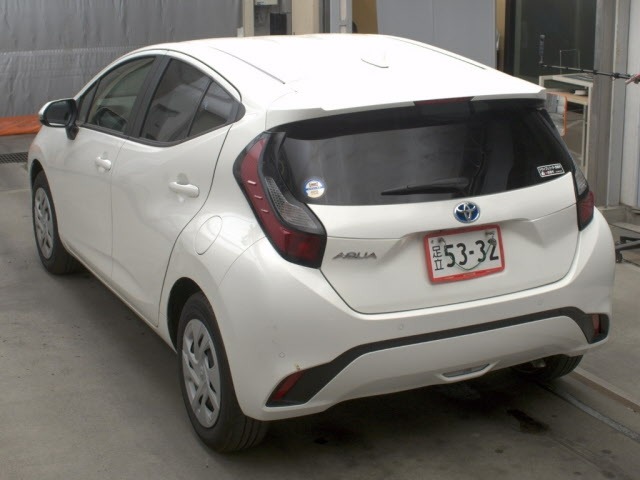Toyota AQUA 2025 6967820-1