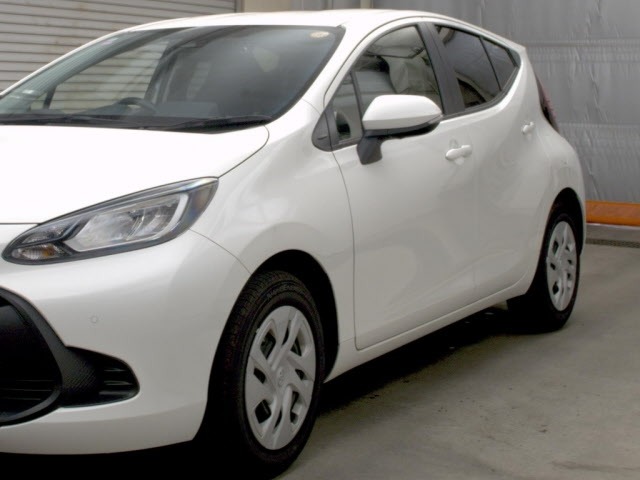 Toyota AQUA 2025 6967820-4