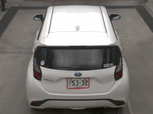 Toyota AQUA 2025 6967820-7