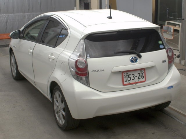 Toyota AQUA 2012 6967840-1