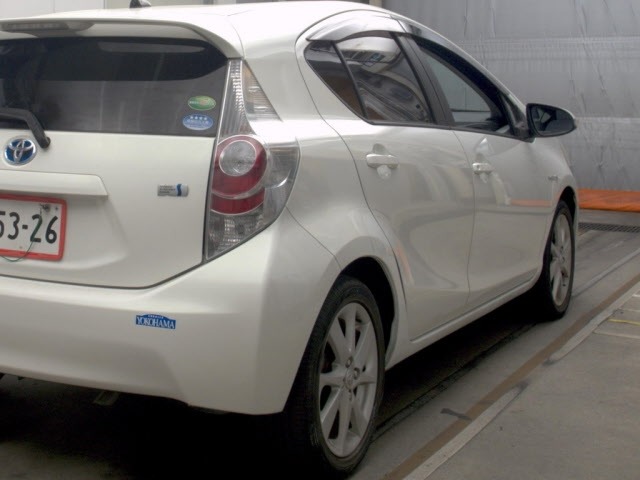 Toyota AQUA 2012 6967840-5
