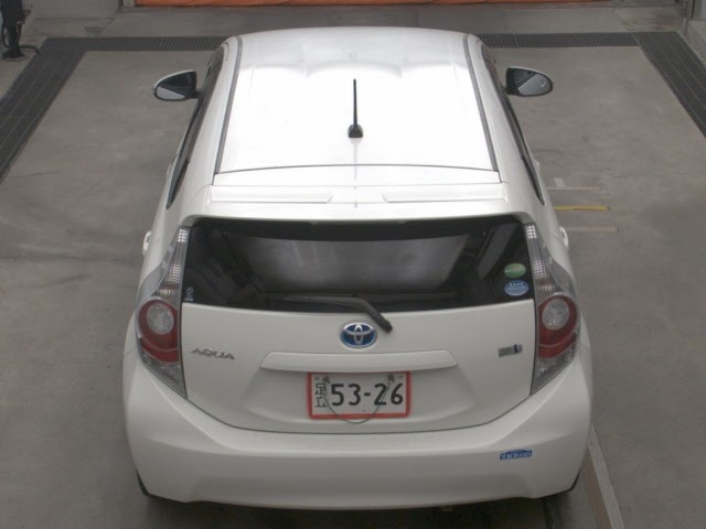 Toyota AQUA 2012 6967840-7