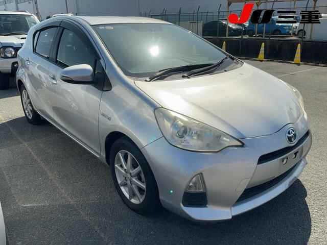 Toyota AQUA 2013 6967854-0