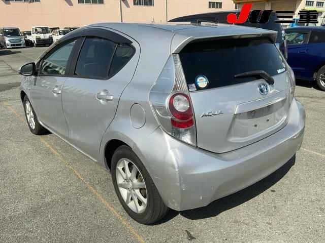 Toyota AQUA 2013 6967854-1