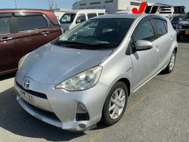 Toyota AQUA 2013 6967854-9