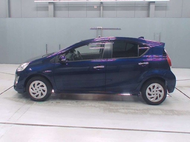 Toyota AQUA 2016 6967897-4
