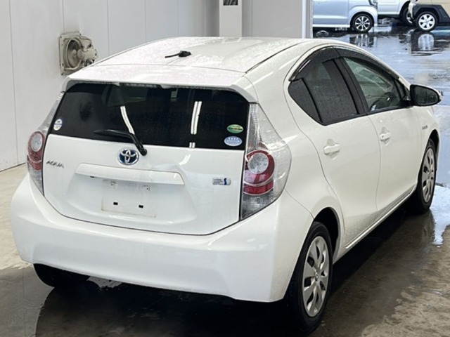 Toyota AQUA 2012 6967941-1