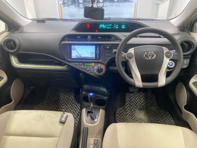 Toyota AQUA 2012 6967941-3