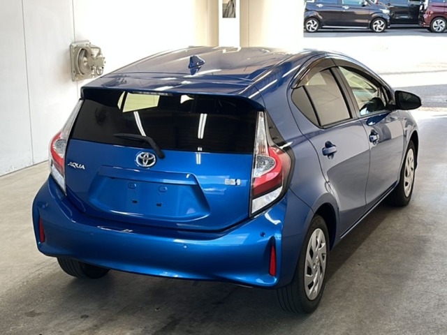 Toyota AQUA 2018 6967950-1