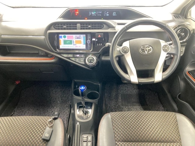 Toyota AQUA 2015 6967952-3