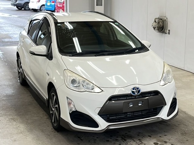 Toyota AQUA 2015 6967952-4