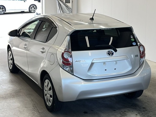 Toyota AQUA 2013 6967953-5