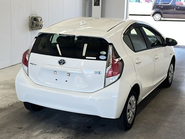 Toyota AQUA 2015 6967968-1