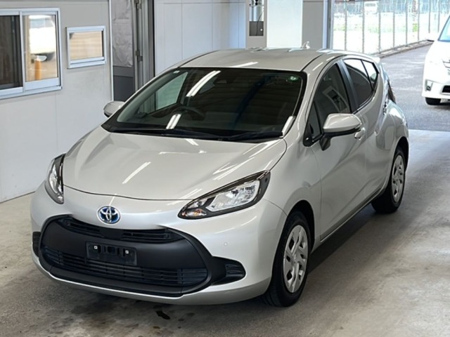 Toyota AQUA 2021 6967971-0