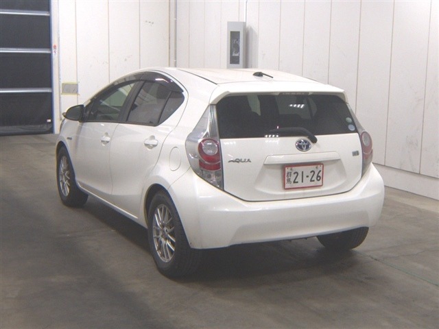 Toyota AQUA 2014 6968029-1