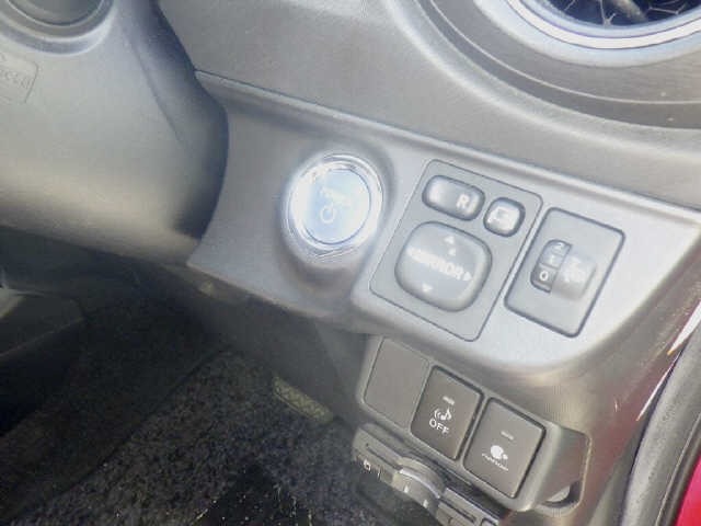 Toyota AQUA 2013 6968034-6