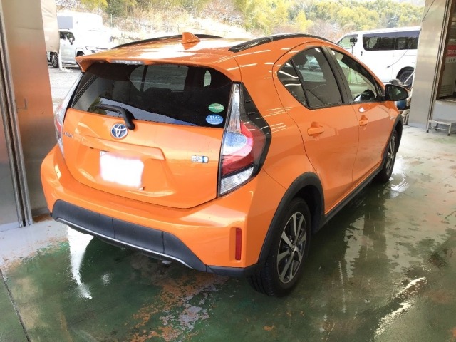 Toyota AQUA 2018 6968043-4