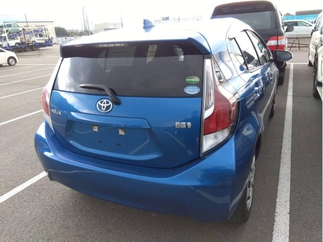 Toyota AQUA 2015 6968049-6