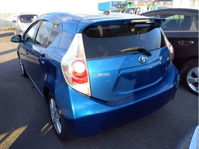 Toyota AQUA 2013 6968057-1