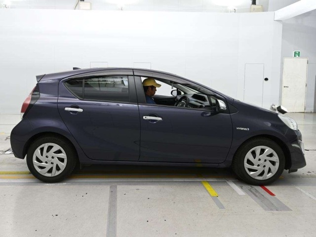 Toyota AQUA 2015 6968089-3