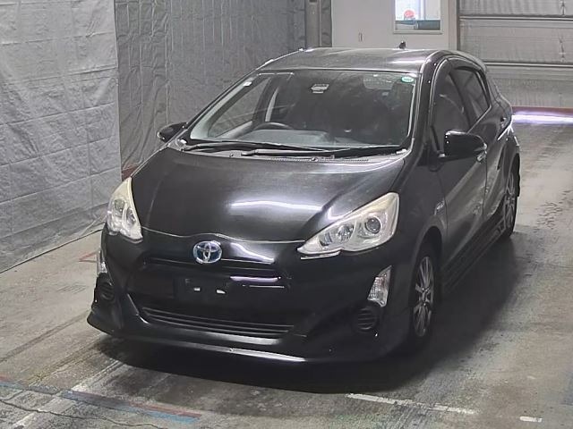 Toyota AQUA 2016 6968111-0