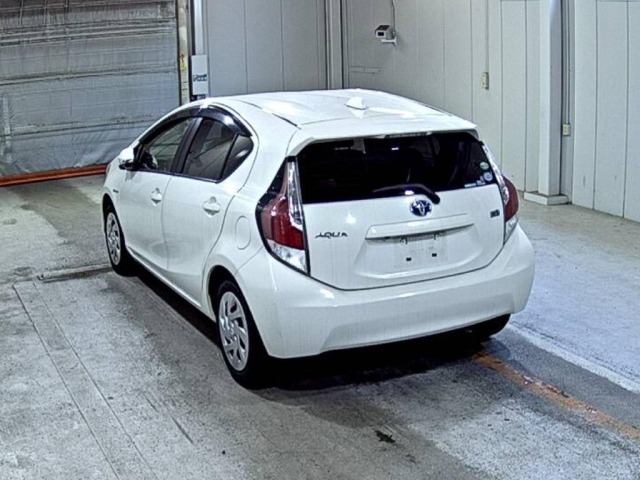 Toyota AQUA 2016 6968150-1