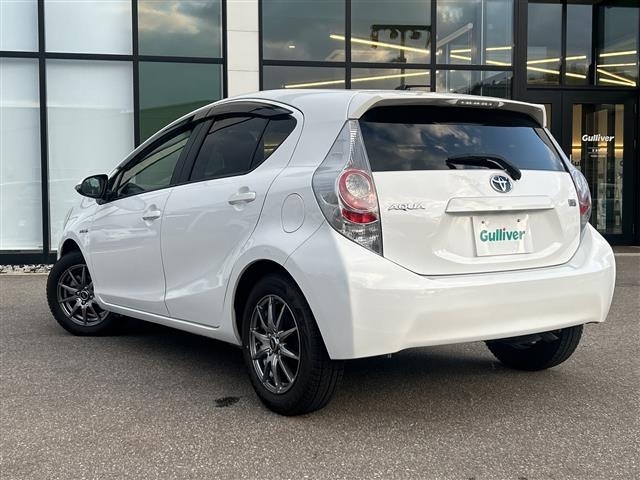 Toyota AQUA 2014 6968351-13