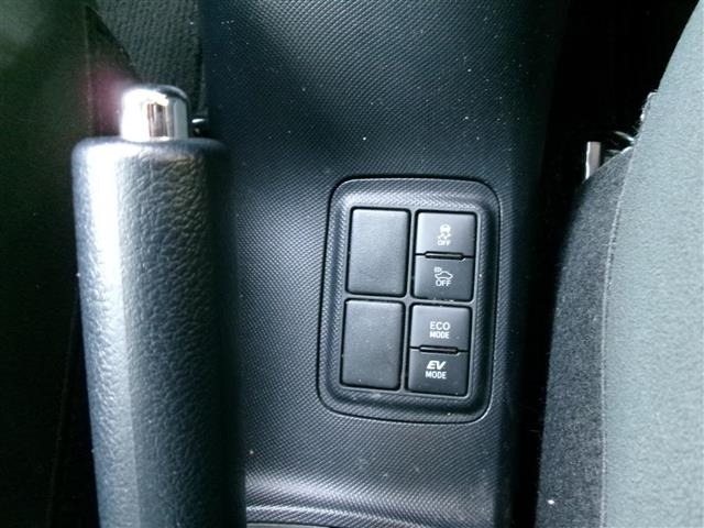 Toyota AQUA 2018 6968485-3