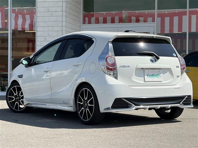 Toyota AQUA 2014 6968612-13