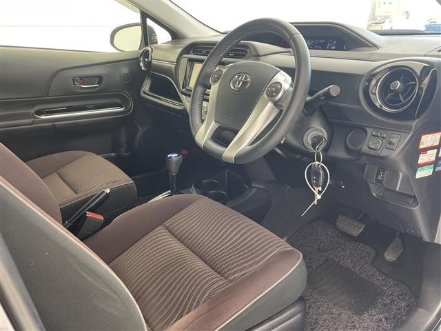 Toyota AQUA 2015 6968620-23