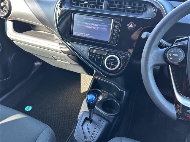 Toyota AQUA 2018 6968673-11
