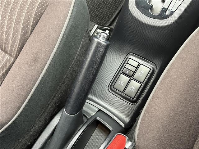 Toyota AQUA 2015 6968700-9