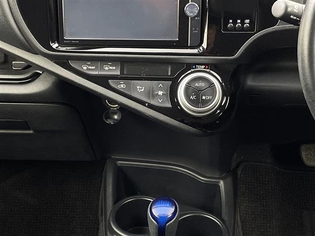 Toyota AQUA 2015 6968777-9
