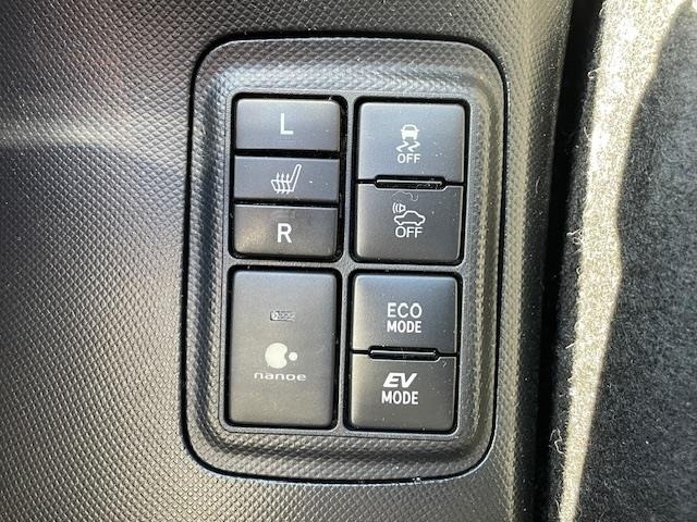 Toyota AQUA 2017 6968786-3
