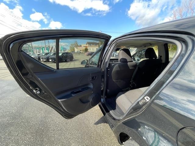 Toyota AQUA 2017 6968786-6