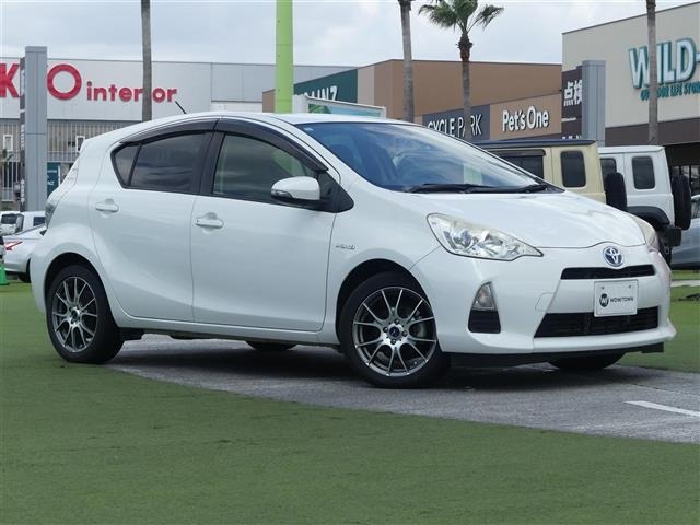 Toyota AQUA 2013 6968830-0