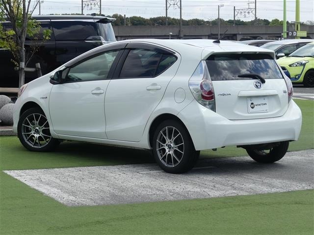 Toyota AQUA 2013 6968830-14