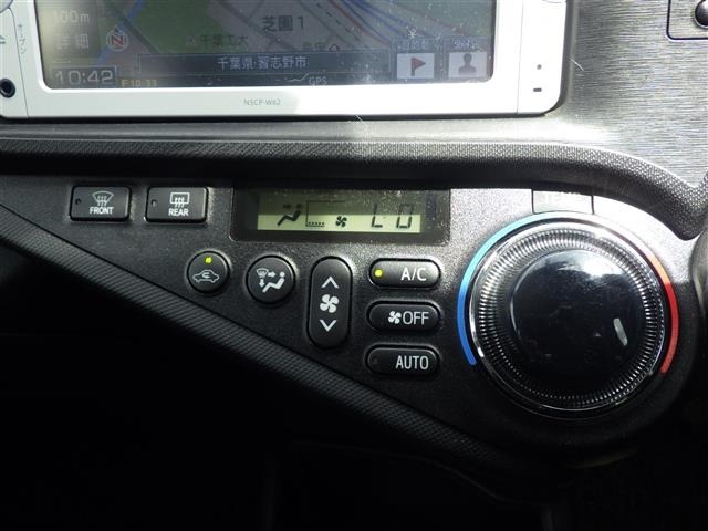 Toyota AQUA 2013 6968830-3