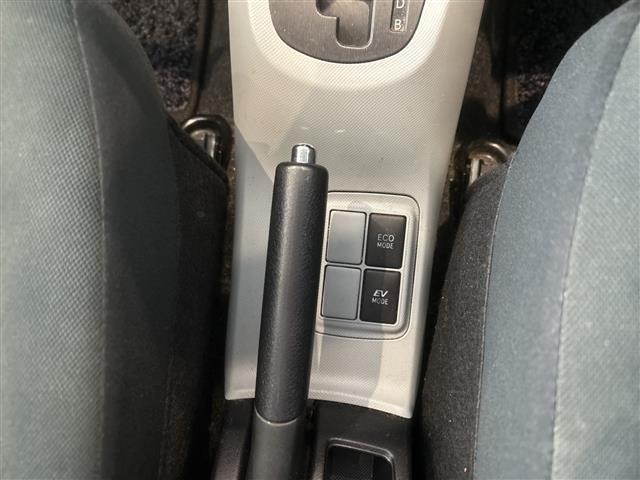 Toyota AQUA 2013 6968929-10